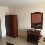 Manos Szálloda Paralía