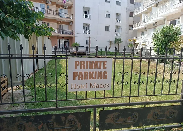 Manos Hotel *