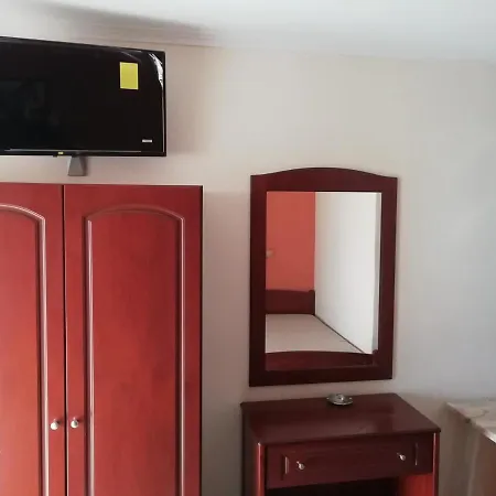 Manos Hotel *