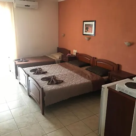 Manos Paralia Katerinis