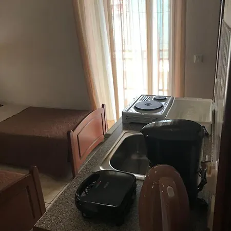 Manos Hotel