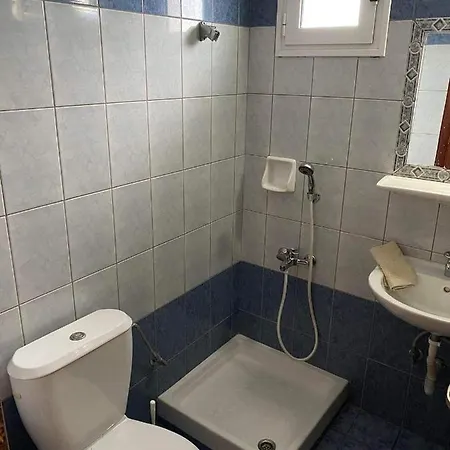 מלון Manos Paralía