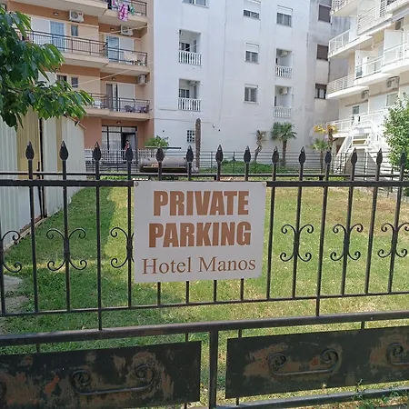 Manos Hotel *