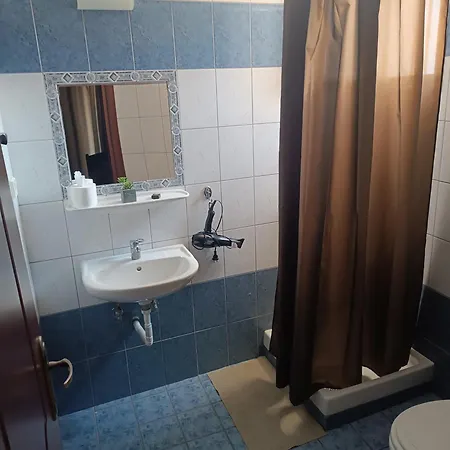 Hotel Manos *