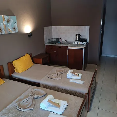 Manos Hotel *